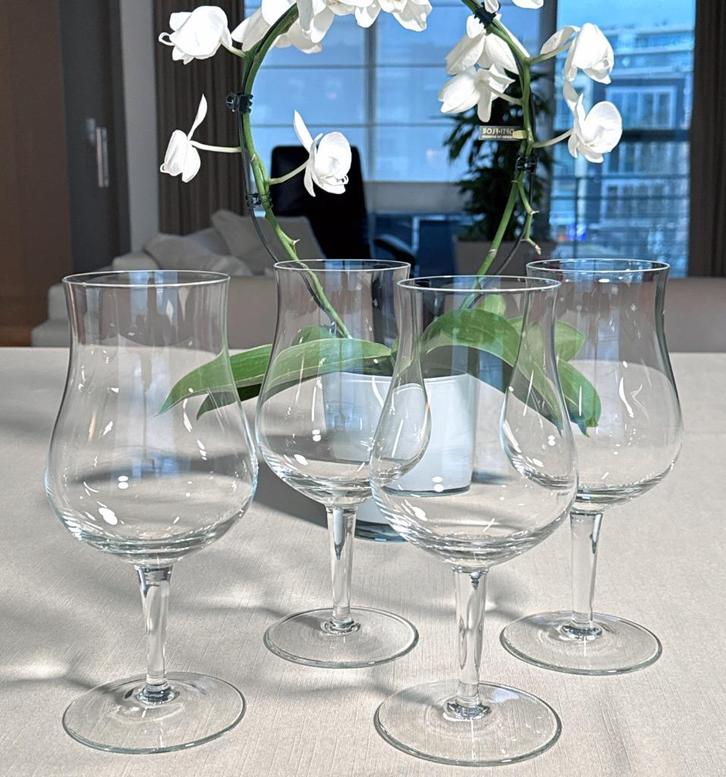 4 statige Bourgogneglazen / Bourgogne glas / rode wijnglazen, Verzamelen, Glas en Drinkglazen, Zo goed als nieuw, Overige typen