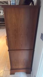 Kast in kerselaar., Enlèvement