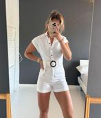 Wit playsuit met riem (Mango - XS), Kleding | Dames, Jumpsuits, Mango, Wit, Ophalen of Verzenden, Zo goed als nieuw