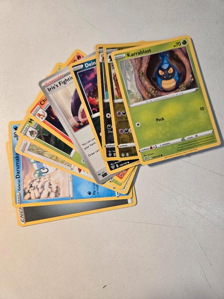 Pokémon kaarten 2 euro, Hobby en Vrije tijd, Verzamelkaartspellen | Pokémon, Zo goed als nieuw, Meerdere kaarten, Ophalen of Verzenden