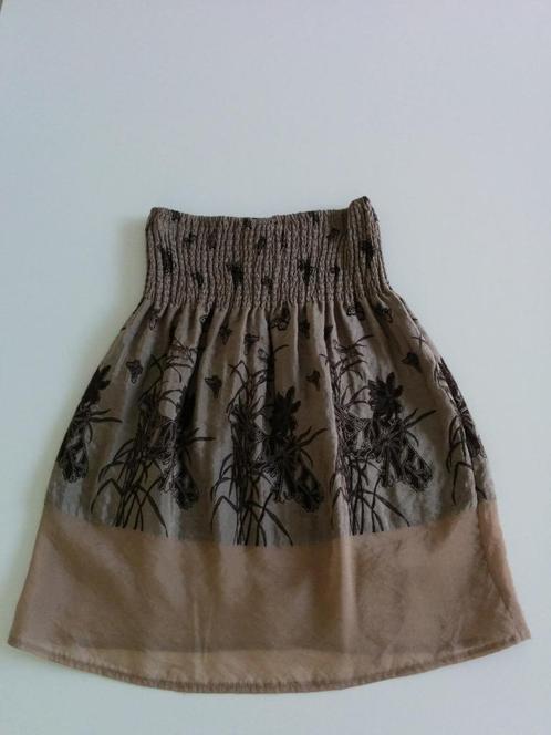 Bruin/taupe speciale rok Vero Moda maat s/m, onderaan is het, Kleding | Dames, Rokken, Zo goed als nieuw, Maat 36 (S), Bruin, Onder de knie