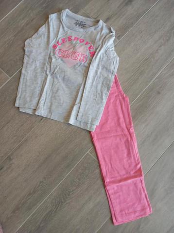 Pyjama maat 110 nieuw beschikbaar voor biedingen