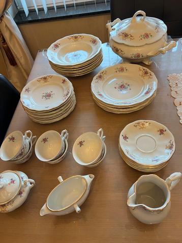 Vaisselle originale avec service à café, Enlèvement