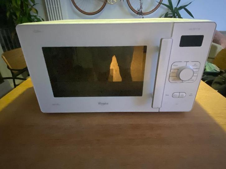 Microgolfoven Whirlpool GT281/WH, Electroménager, Micro-ondes, Utilisé, Autoportant, 45 à 60 cm, Plaque tournante, Enlèvement