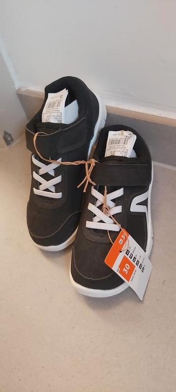 sneakers  van decatlon ( 30) nieuw! beschikbaar voor biedingen