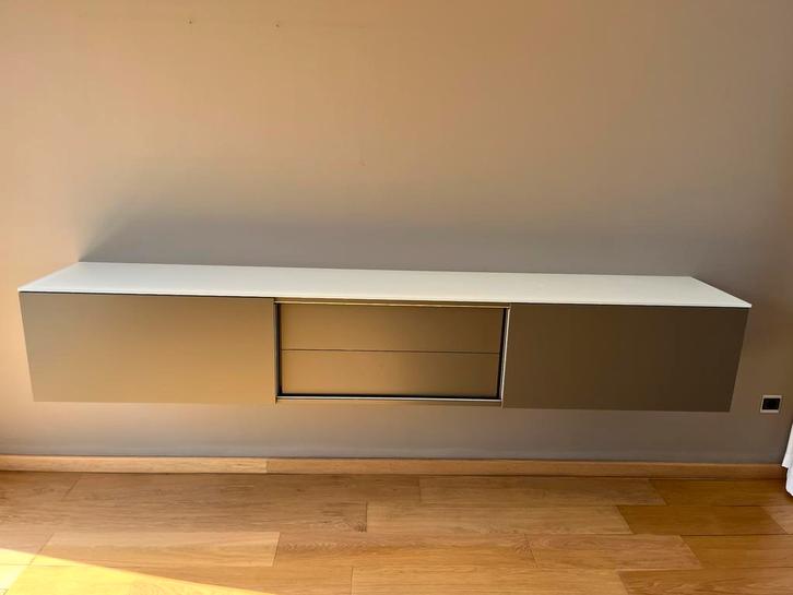 Moderne hangkast met 2 laden en 2 schuifdeuren, Huis en Inrichting, Kasten | Wandmeubels, Zo goed als nieuw, Minder dan 100 cm