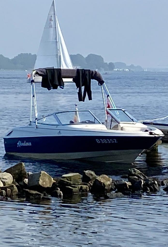 Bayliner 1750, Sports nautiques & Bateaux, Speedboat, Utilisé, 6 mètres ou plus, Essence, 120 à 200 ch, Polyester, Moteur in-bord