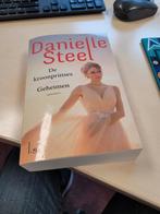 Omnibus - De kroonprinses, Geheimen (Special Boekenvoordeel, Ophalen of Verzenden, Zo goed als nieuw, Danielle Steel