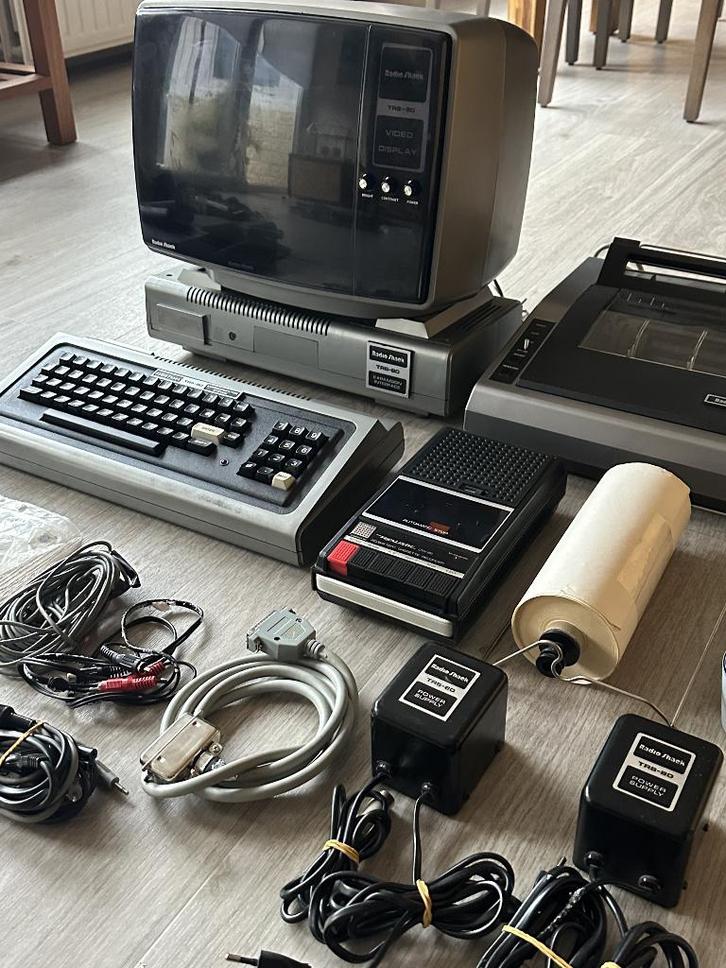 TANDY TRS-80 MODEL1 LEVEL2 1977 compleet en nikkel - 520€, Computers en Software, Desktop Pc's, Zo goed als nieuw, Minder dan 2 Ghz