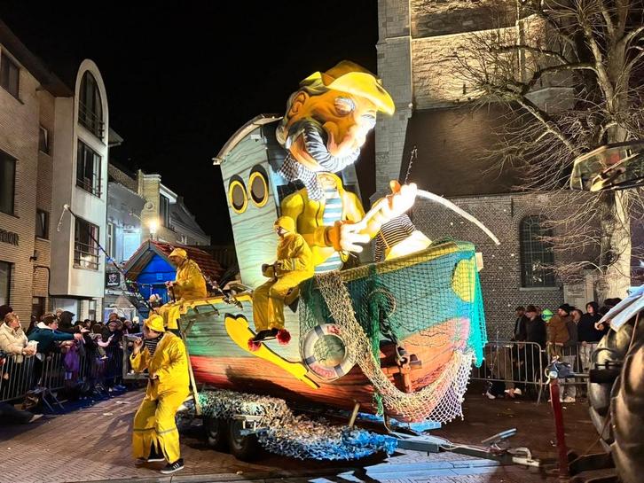 Carnavalswagen / praalwagen vissersboot, Diversen, Overige Diversen, Ophalen