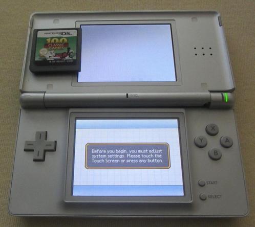 Nintendo DS Lite + 1 spelletje - Zilver - zie beschrijving, Games en Spelcomputers, Spelcomputers | Nintendo DS, Gebruikt, DS Lite