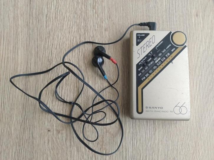 Vintage Sanyo RP66 AM/FM 2band radio, Audio, Tv en Foto, Walkmans, Discmans en Minidiscspelers, Walkman, Ophalen of Verzenden