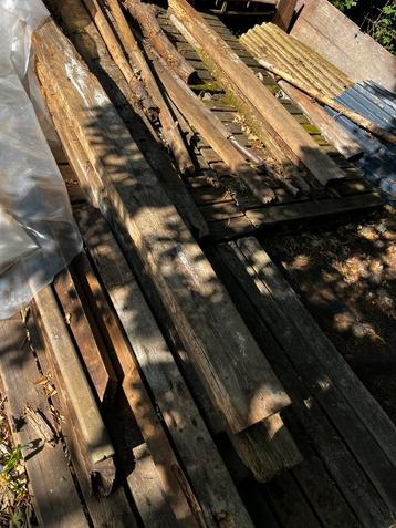 Gratis brandhout beschikbaar voor biedingen