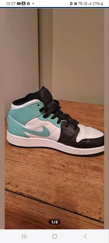 Nike P37 sneakers beschikbaar voor biedingen