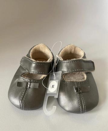 Neuf chaussons / chaussures bébé / baby club / 16 disponible aux enchères