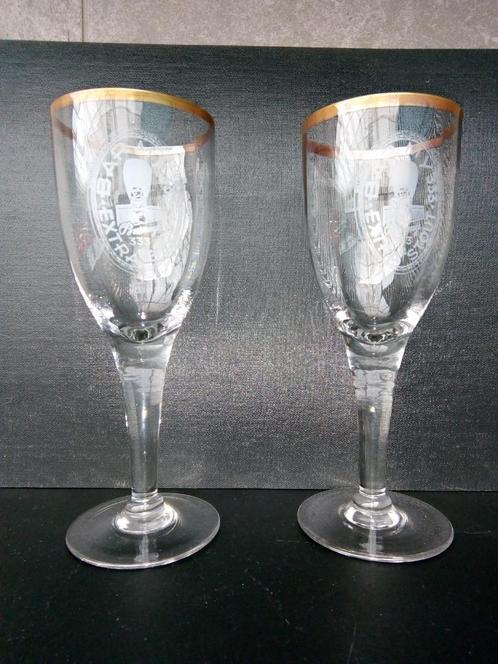 Deux anciens verres sur pied à l'acide BARMY STOUT 333  42 a, Collections, Marques de bière, Comme neuf, Verre ou Verres, Autres marques