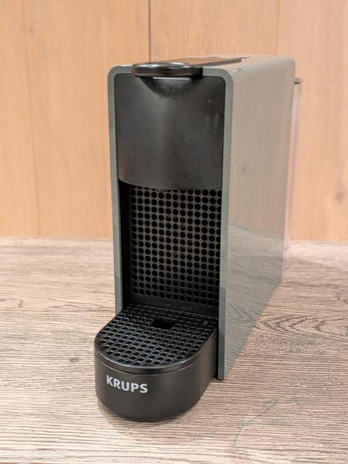 Koffiemachine Nespresso - Krups Essenza Mini, Elektronische apparatuur, Koffiezetapparaten, Gebruikt, Koffiepads en cups, Koffiemachine