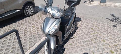 Honda Vision 110cc état impeccable.., Motoren, Motoren | Honda, Particulier, Scooter, 2 cilinders, Ophalen