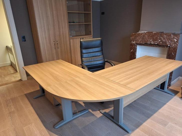 Ruim L-Vormig Bureau met Bureaustoel – Ideaal voor Thuiswerk, Huis en Inrichting, Tafels | Eettafels, Zo goed als nieuw, Ophalen