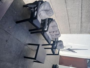 Lounge set met kussens  beschikbaar voor biedingen