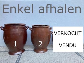 Stenen kruiken (grès) € 15,00 en € 25,00   beschikbaar voor biedingen