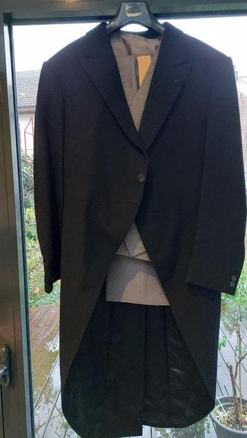Jaquette noire + gillet et pantalon gris