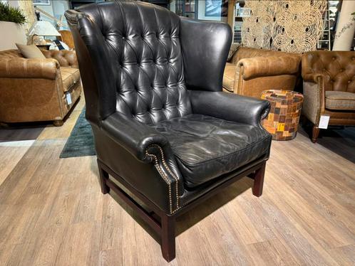 XL Chesterfield oorfauteuil Merk Springvale Zwart zetel, Antiek en Kunst, Antiek | Meubels | Stoelen en Sofa's, Ophalen of Verzenden