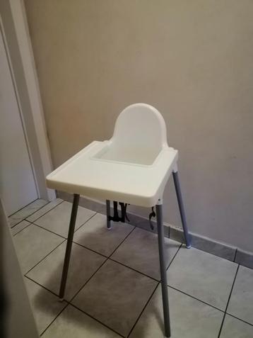 Eetstoel beschikbaar voor biedingen