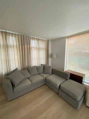 Zetel met chaise longue beschikbaar voor biedingen