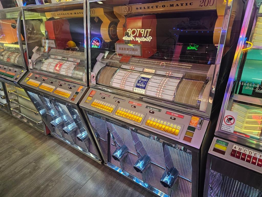 Seeburg KD 200, Verzamelen, Automaten | Jukeboxen, Zo goed als nieuw, Seeburg, 1950 tot 1960, Met singles, Ophalen