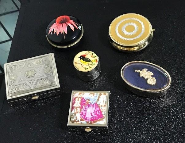 Pillen doosjes, Antiek en Kunst, Curiosa en Brocante, Ophalen of Verzenden
