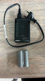 Nikon D90 batterij en lader, Ophalen of Verzenden, Zo goed als nieuw