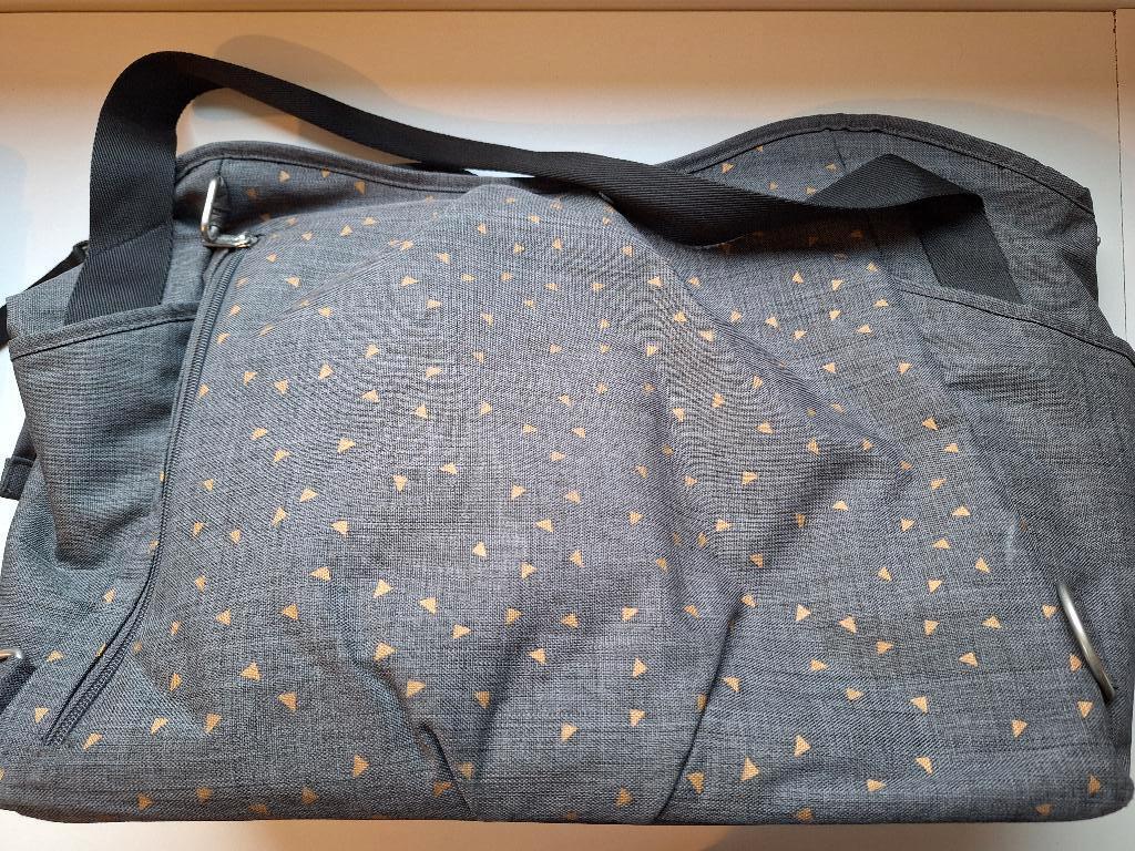 Lässig verzorgingstas, Enfants & Bébés, Sac à langer bébé, Comme neuf, Sac d'épaule, Enlèvement ou Envoi