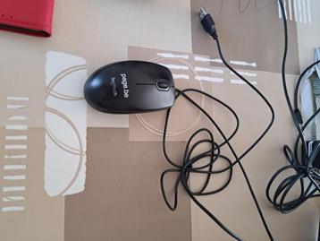 muis logitech met draad  beschikbaar voor biedingen