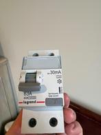 Differentieelschakelaar legrand 63A / 30mA, Ophalen, Zo goed als nieuw, Schakelaar