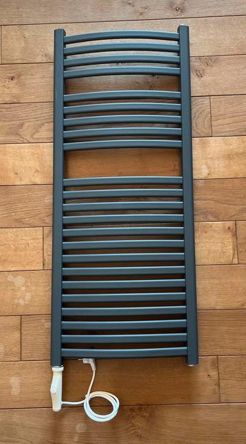 Handdoek verwarming radiator badkamer beschikbaar voor biedingen