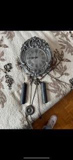 Sierlijke hangklok met gewichten, Huis en Inrichting, Ophalen, Wandklok