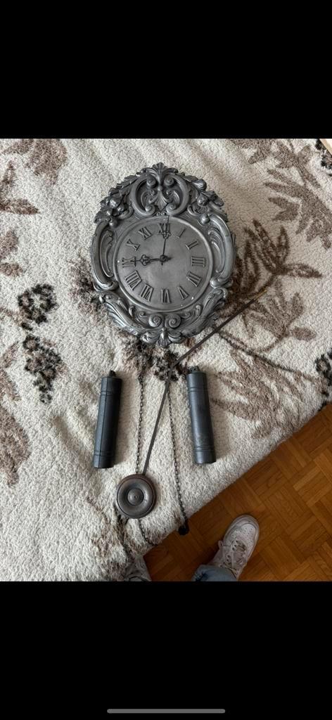 Sierlijke hangklok met gewichten, Huis en Inrichting, Woonaccessoires | Klokken, Wandklok, Ophalen