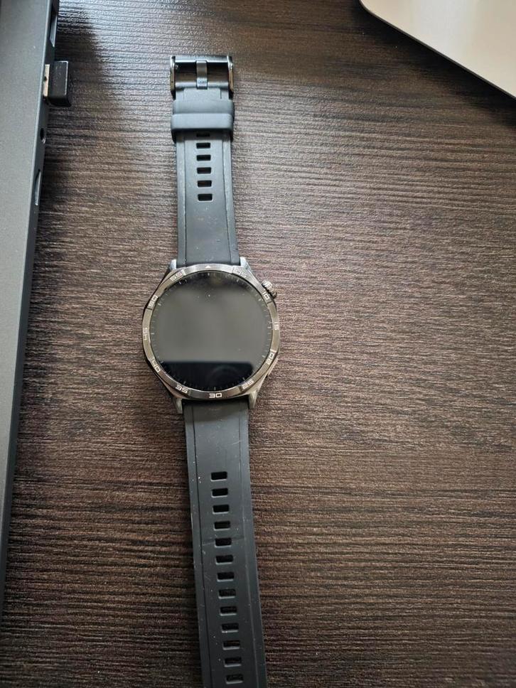 Huawei Watch GT 5 + originele doos & oplader, Handtassen en Accessoires, Sporthorloges, GPS, Ophalen