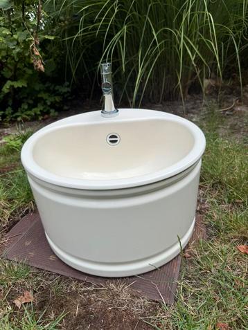 Kleine lavabo Alape beschikbaar voor biedingen