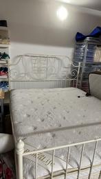 Bed en matras nog ik goede staat, Huis en Inrichting, Slaapkamer | Bedden, Ophalen, Zo goed als nieuw, 200 cm