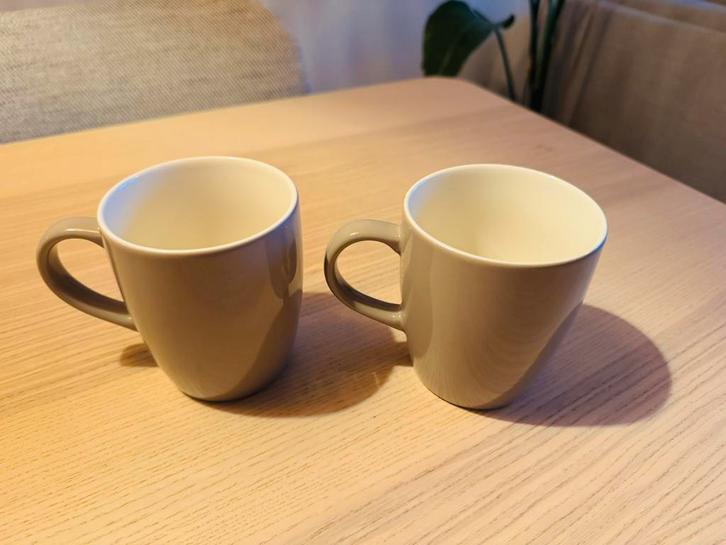 Tassen voor thee of koffie, Huis en Inrichting, Keuken | Servies, Gebruikt, Overige typen, Effen, Ophalen