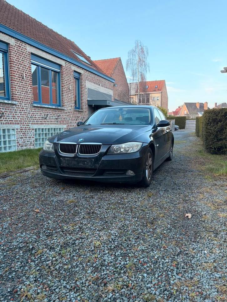BMW E90 318i, Auto's, BMW, Particulier, 3 Reeks, Benzine, Berline, 5 deurs, Handgeschakeld, Zwart, Zwart, Alcantara, Achterwielaandrijving