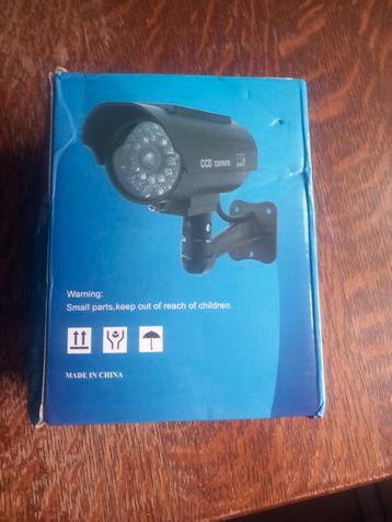 CAMERA fictive NEUF capteur solaire et ou 2 Piles AAA beschikbaar voor biedingen