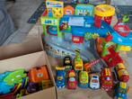 Vtech toet toet auto's garage met auto's en baan, Kinderen en Baby's, Ophalen, Zo goed als nieuw, 2 tot 4 jaar