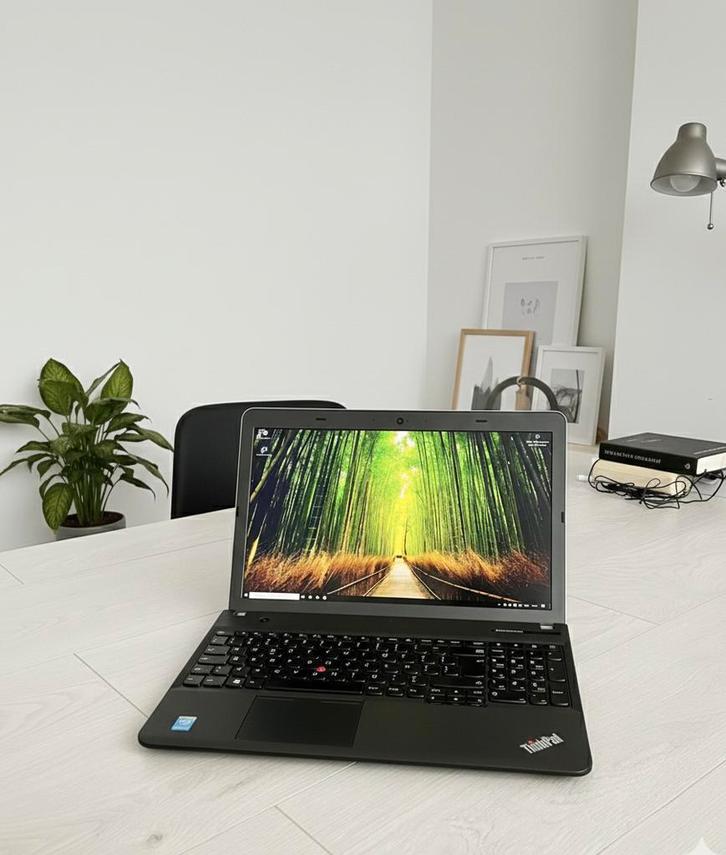 Laptop Lenovo, Informatique & Logiciels, Ordinateurs portables Windows, Comme neuf, 15 pouces, SSD, 3 à 4 Ghz, 8 GB, Azerty, Avec carte vidéo