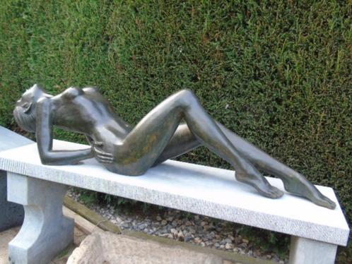 statue femme nue coucher tête arrière en bronze pat vert, Jardin & Terrasse, Statues de jardin, Neuf, Autres types, Autres matériaux