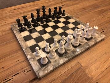 Schaakbord albast beschikbaar voor biedingen