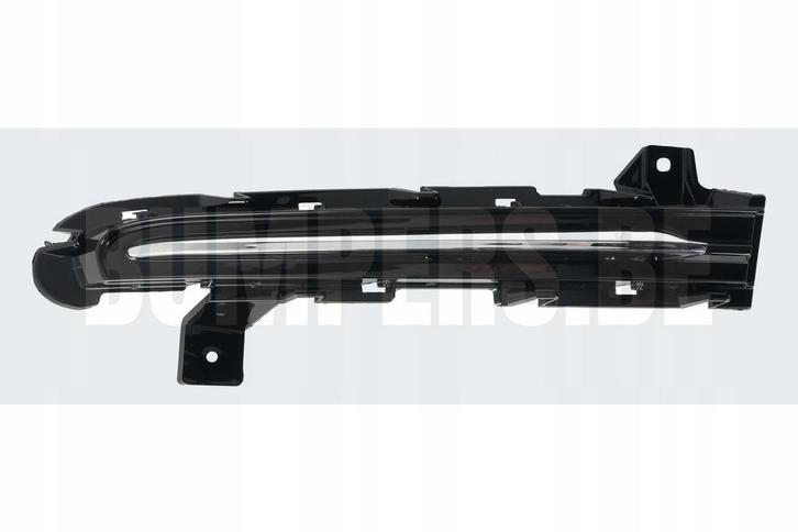 GRILL VOLVO V40 2016 LIFT LEFT GRILLE BUMPER COVER WITH CHRO, Auto-onderdelen, Overige Auto-onderdelen, Gebruikt, 6 maanden garantie