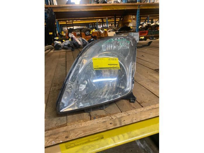 Phare gauche d'un Suzuki Swift, Autos : Pièces & Accessoires, Éclairage, Suzuki, Utilisé, 3 mois de garantie, Enlèvement ou Envoi
